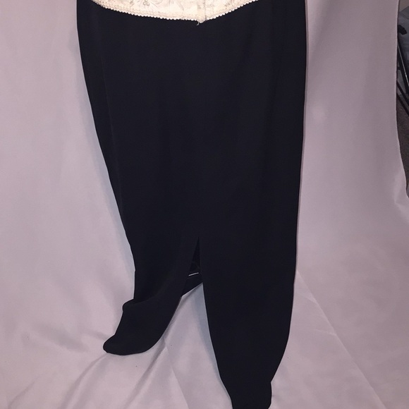 Black and Ivory dress with pearls - Picture 2 of 5